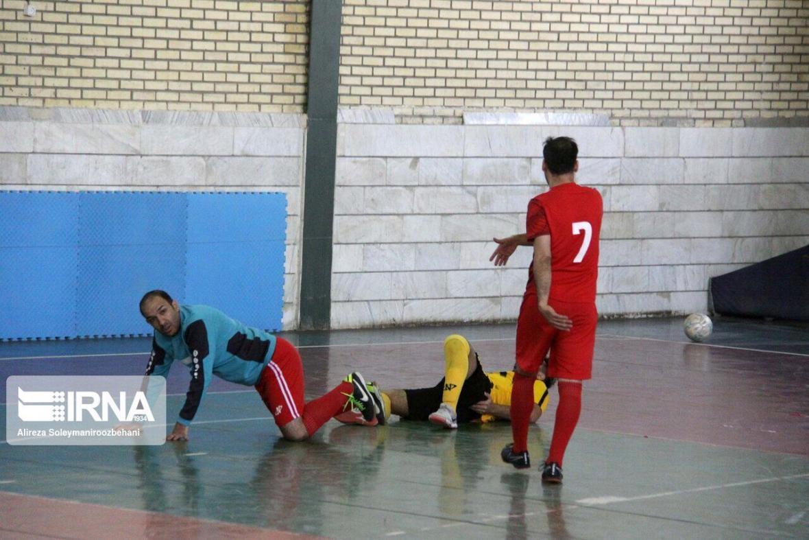 خبرنگاران تیم فوتسال سناتور میبد بر آران و بیدگل اصفهان خبرنگاران تیم فوتسال سناتور میبد بر آران و بیدگل اصفهان غلبه کرد