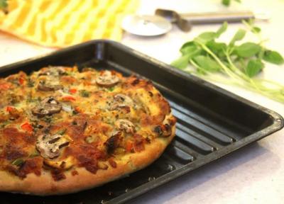 طرز تهیه و روش پخت پیتزا مرغ و قارچ (کاری) کشدار و خوشمزه